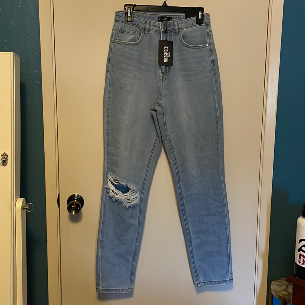 NWT Misguided Riot‎ High Rise Mom Jean 6L